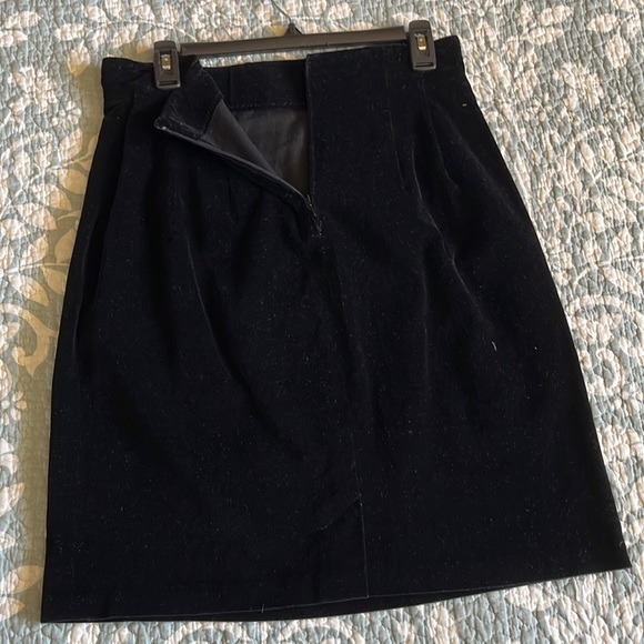 VELVET black A-line skirt with high waist - zips in back - Picture 2 of 6